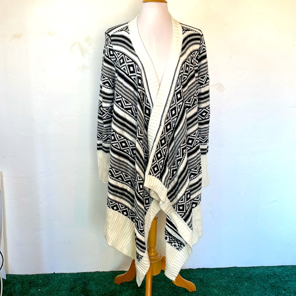 Fluent Life Black and White Scarf Hem Open Front Comfy Knit Sweater Size XL